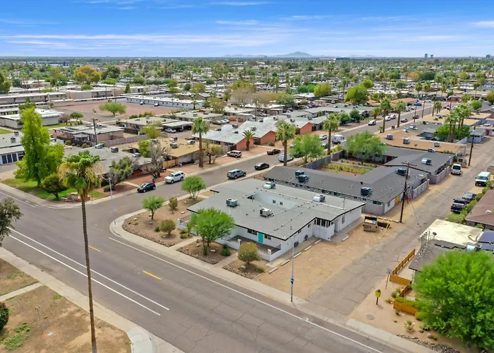 Holiday home Brand New W Parking Blocks From Oldtown- 3c